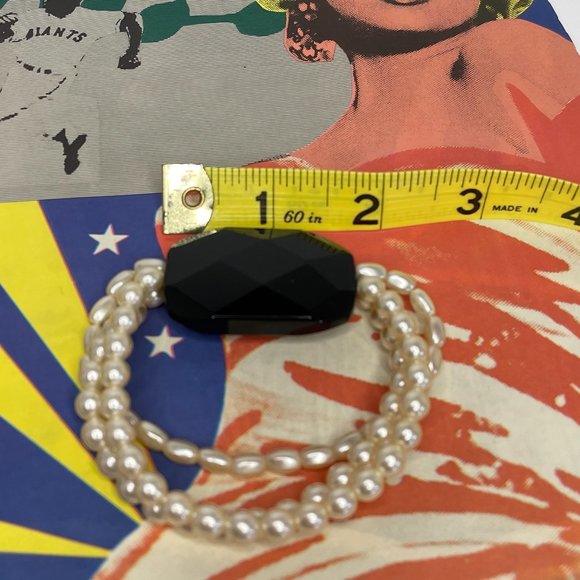 Vintage Faux Pearl and Fake Onyx Bracelet - Picture 4 of 4